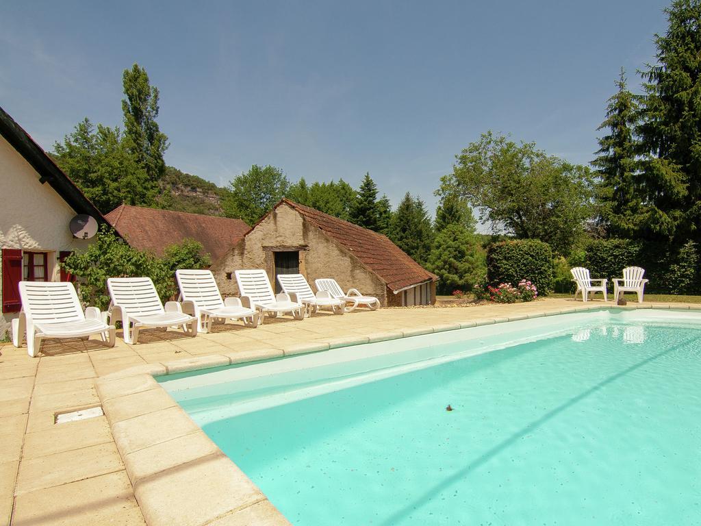 ביינאק-אה-סאזנאק Charming Gite With Pool In Vezac מראה חיצוני תמונה