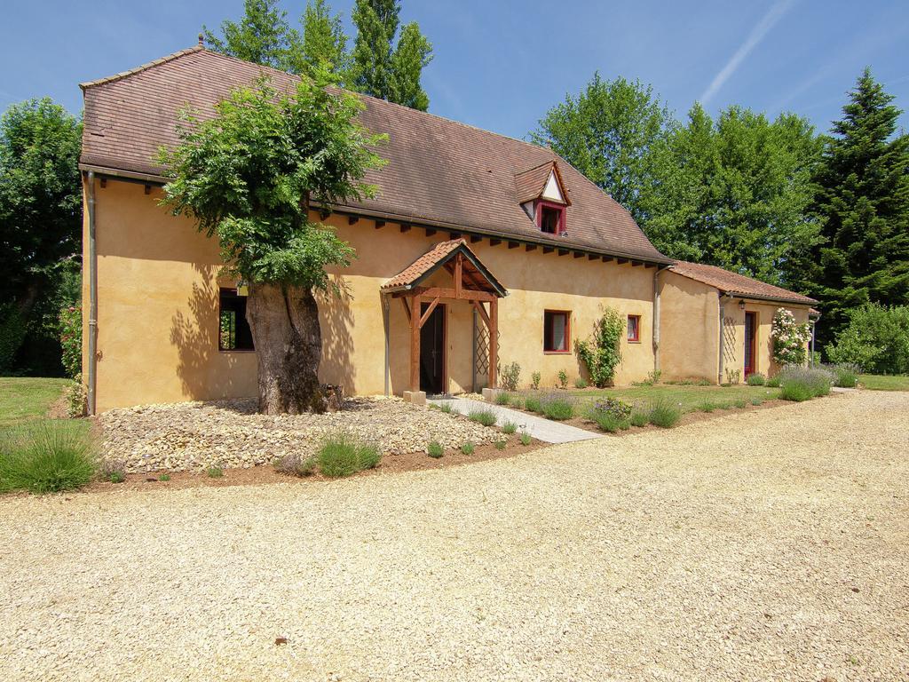 ביינאק-אה-סאזנאק Charming Gite With Pool In Vezac מראה חיצוני תמונה